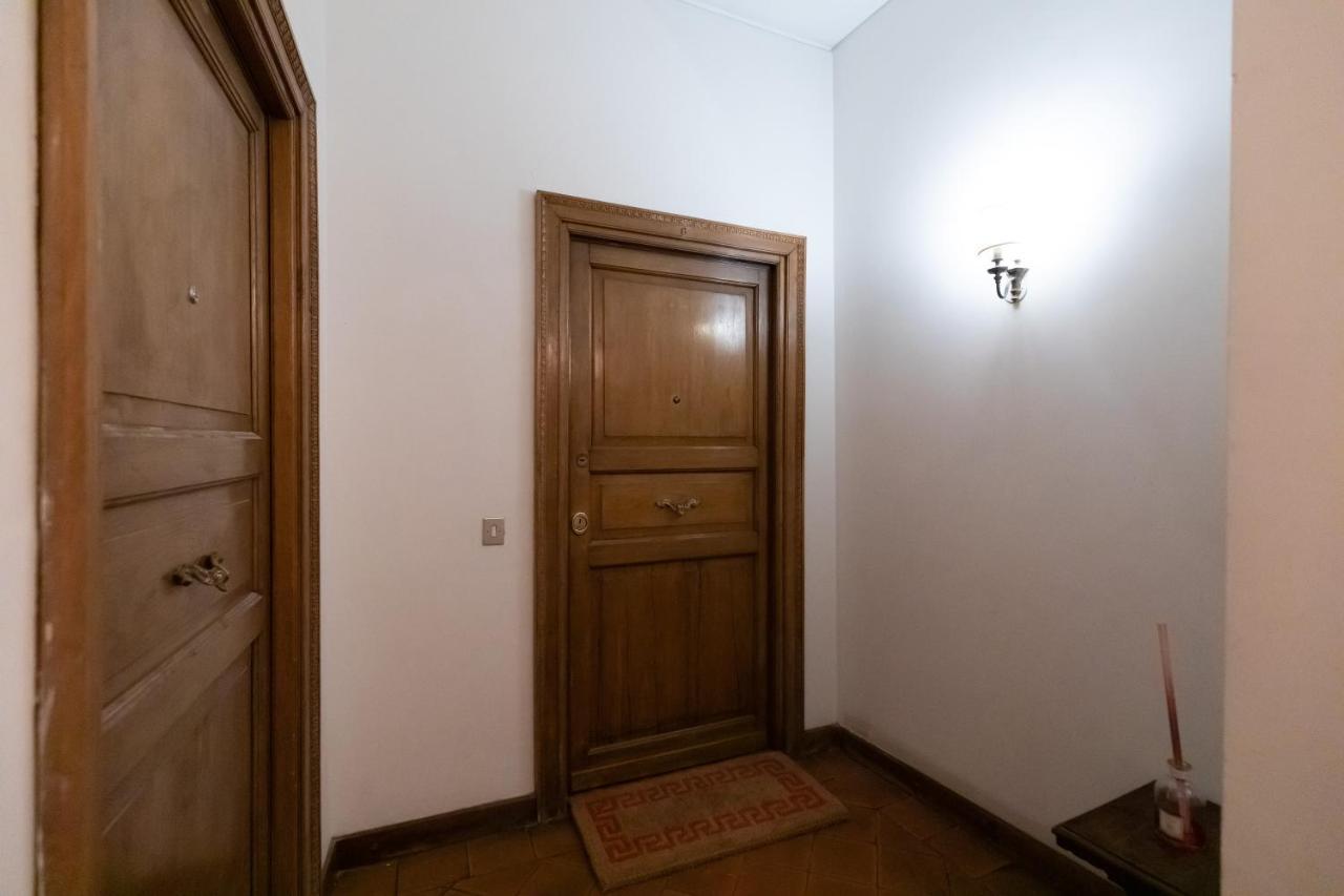 Ferienwohnung Chic And Style In Historical Via Giulia Rom Exterior foto