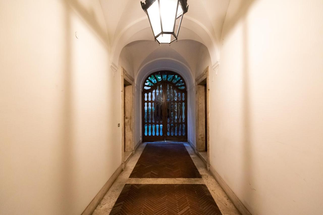 Ferienwohnung Chic And Style In Historical Via Giulia Rom Exterior foto
